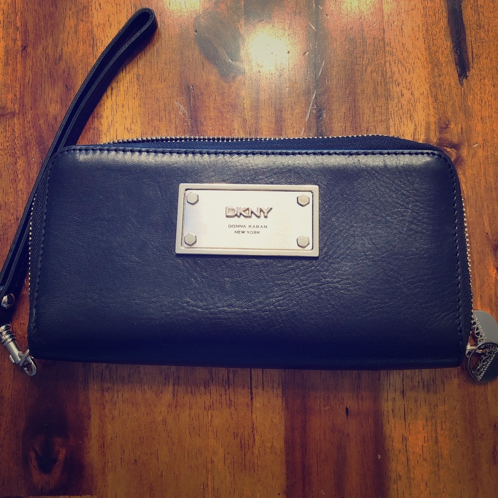 DKNY wallet/wristlet